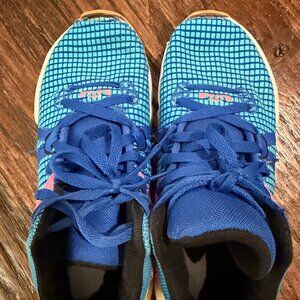 Nike LeBron Witness 7 girls court shoe